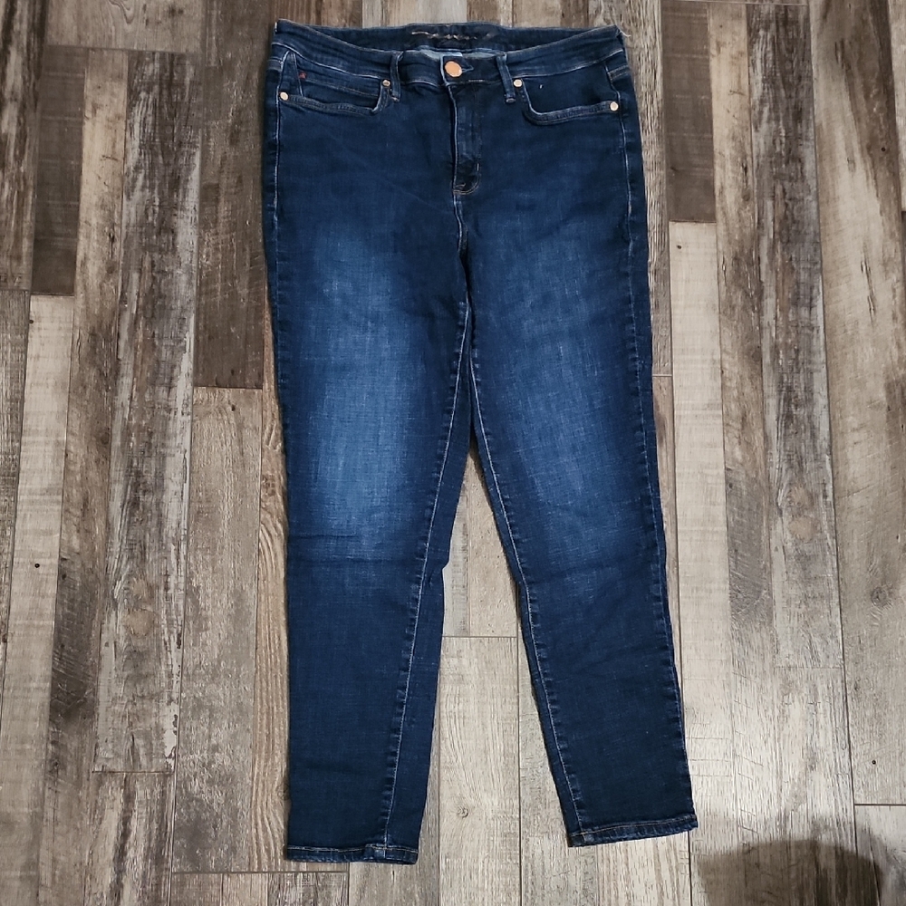 Seven7 Blue Skinny Jeans with Stretch and Modern Cut